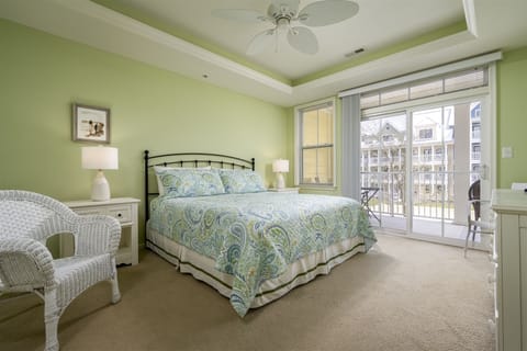 Master Suite w/ King Bed