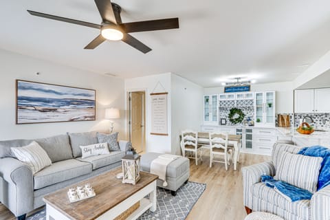 Living Room | Sleeper Sofa | Flat-Screen TV | Central Air Conditioning/Heat