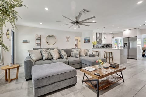 Contemporary & Comfort all in one + 65 inch Samsung TVElegance flows through every corner of this stunning open concept interior.