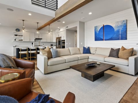 Penthouse 325 - Main Living Space