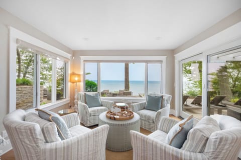 If you'd like a sitting room with magnificent lake views, yeah, you'll get that.