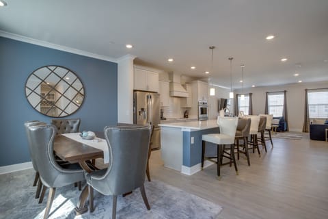 Berlin Vacation Rental | 3BR | 4BA | 2,580 Sq Ft | Stairs Required