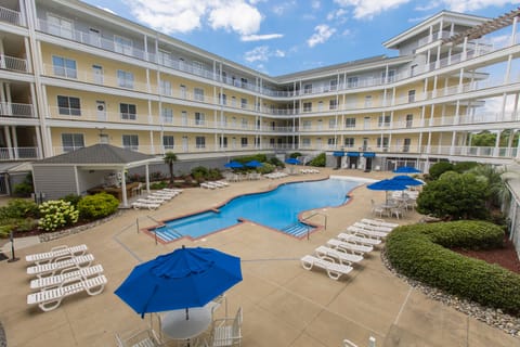 Dunes Pool Deck