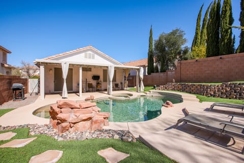 Henderson Vacation Rental | 3BR | 2BA | 1,244 Sq Ft | 1 Step to Enter
