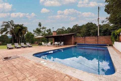 Shared pool and garden