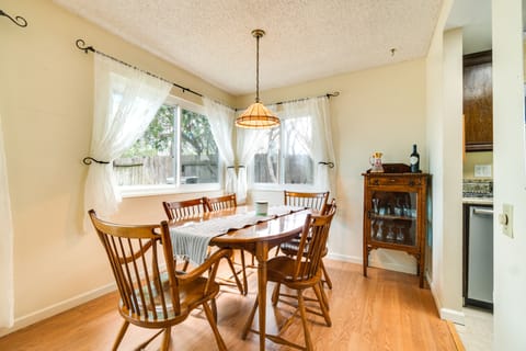 Dining Room | Dishware & Flatware Provided