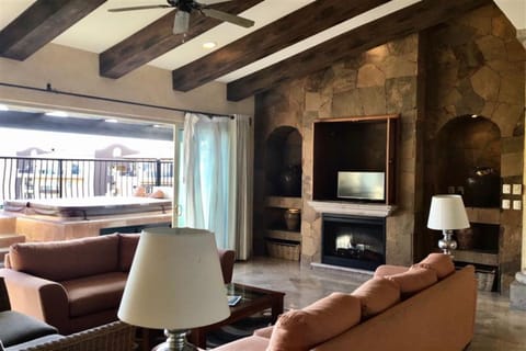 Spacious  Living room