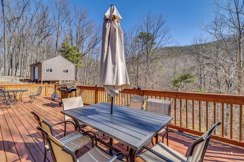 Shenandoah Vacation Rental | 3BR | 2BA | 2,867 Sq Ft | Stairs Required
