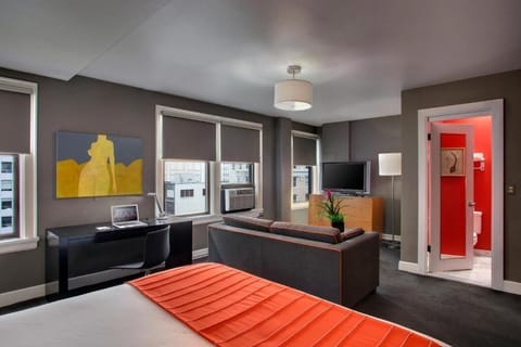 Unit with 1 King size bed