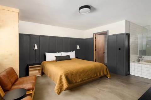 Unit with comfortable bed