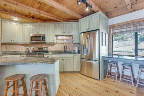 Kitchen | Cooking Basics | Coffee Maker | Main Level