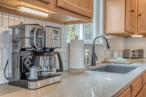 Regular Coffee Pot/Single Cup Combo