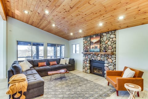 Nisswa Vacation Rental | 4BR | 2BA | Stairs Required | 2,022 Sq Ft