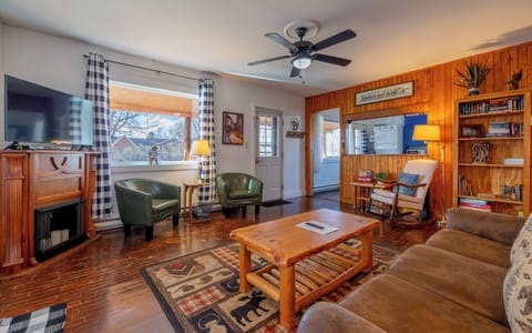 Welcome to Buffalo Cabin! This classic cabin is within easy walking distance of downtown Cody