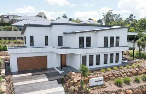Grand Stirling | Elite Escape, Unparalleled Luxury