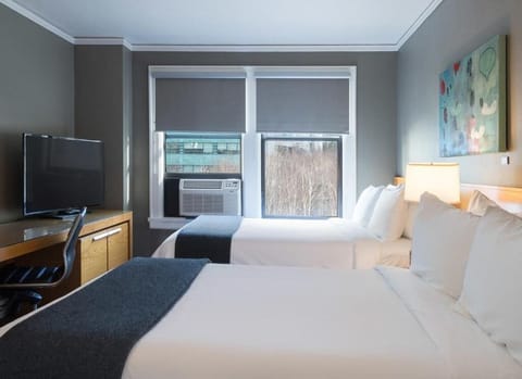 Unit with 2 Double size beds