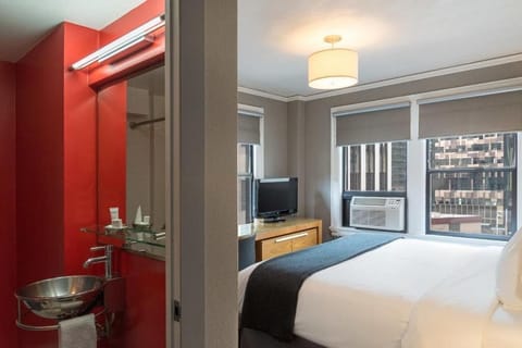 Unit with 1 King size bed