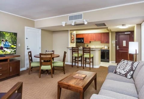 Lagoon Tower by Hilton Grand Vacations_8.jpg