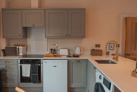 Quality kitchen fittings - Francis