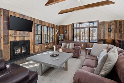 Five mins to Stowe Mountain, gorgeous new getaway (342)