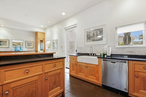 This modern and functional space is ready for all your culinary adventures