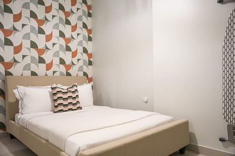 Cozy bedroom with a full bed