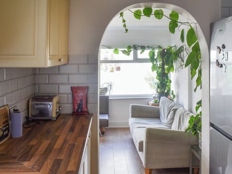 Kitchen and rear family room | Avondale, Clacton on Sea