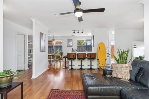 Open plan lounge/dining
