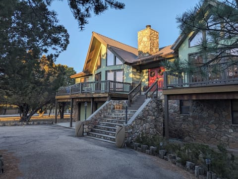 PXL 20240205 000207736