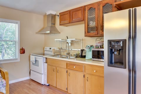 Kitchen | Stove/Oven | Cooking Basics | Pod Coffee Maker | Microwave