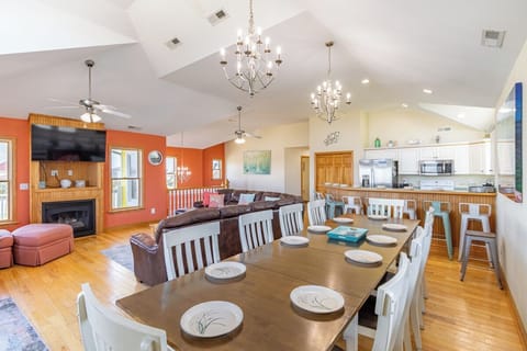 Top Level Dining Area