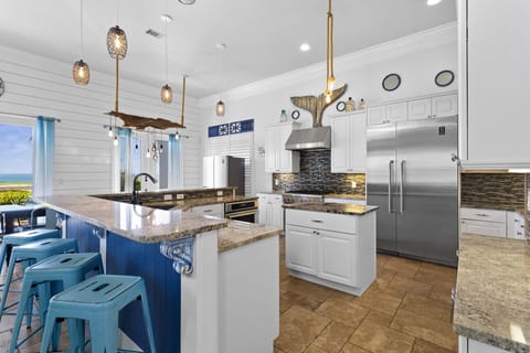 24-Commanders-Palace-Kitchen-Alt