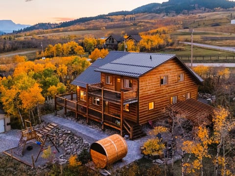 Your personal mountain lodge just outside of Castle Mountain Provincial Park 