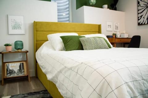 Queen size bed