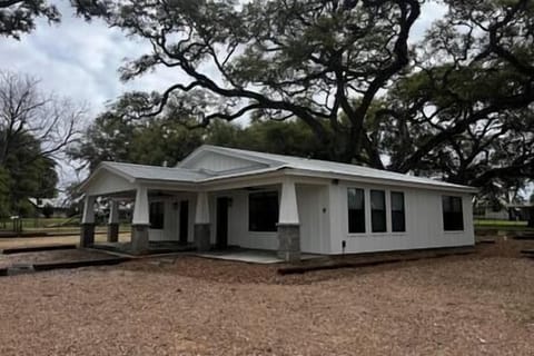 5507 State Highway 237 Round Top