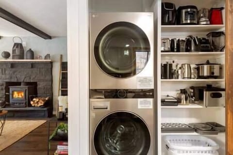 Pantry - Washer / Dryer