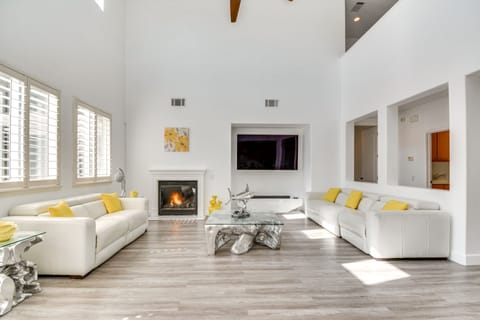 Merced Vacation Rental | 4BR | 2.5BA | 3,282 Sq Ft | 3 Steps to Enter