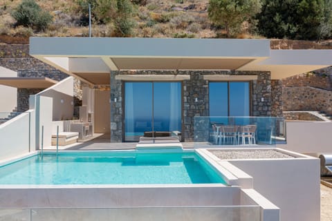 Pyrgos Exquisite villa 5 ,private pool