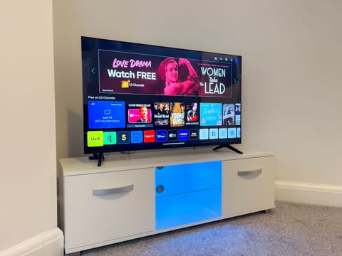 Living Room / Lounge