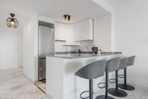 3851196a-9c45-4776-baec-5b1ec07f33ce