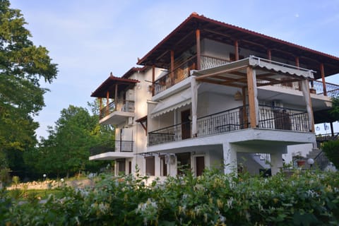 ολόκληρο το σπίτι