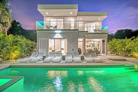 As night falls, the heart of Tamiami Vice comes alive — the glow of the pool shimmers like liquid sapphire.