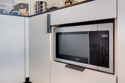 Bake like Betty. (C102)