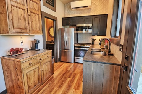Modern and Beautiful Kitchen