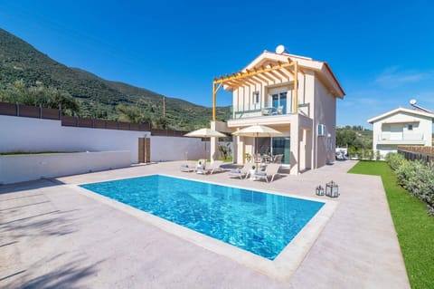 Villa Riza Sky image