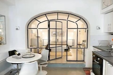 cfe8e31f-e818-4da4-8450-ee127ba124a1