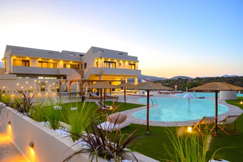 Istron Loft 1 is part of a brand new 3 house residence with common pool 