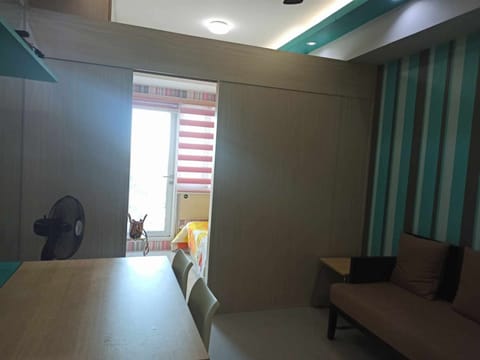 1bed room
