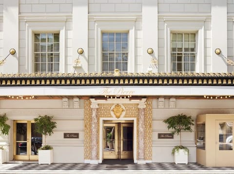 Arrive in style at an iconic, beautifully detailed entrance.