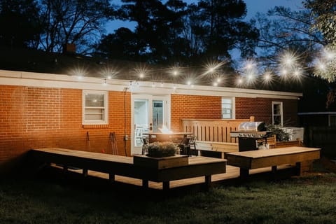 Backyard Bliss: Step onto Our Deck, Where Relaxation and Gatherings Flourish Under Open Skies! 🌳🌞